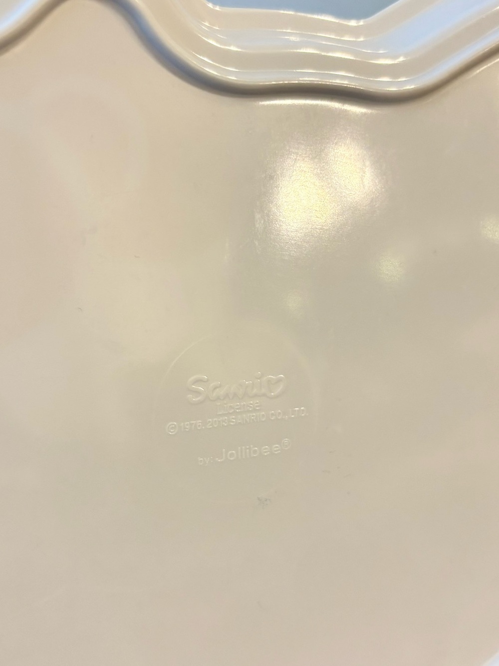 Hello Kitty Plastic Kids Plate - Picture 2 of 2